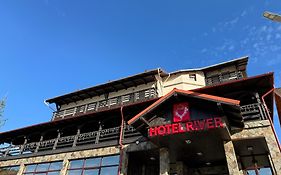 Hotel River